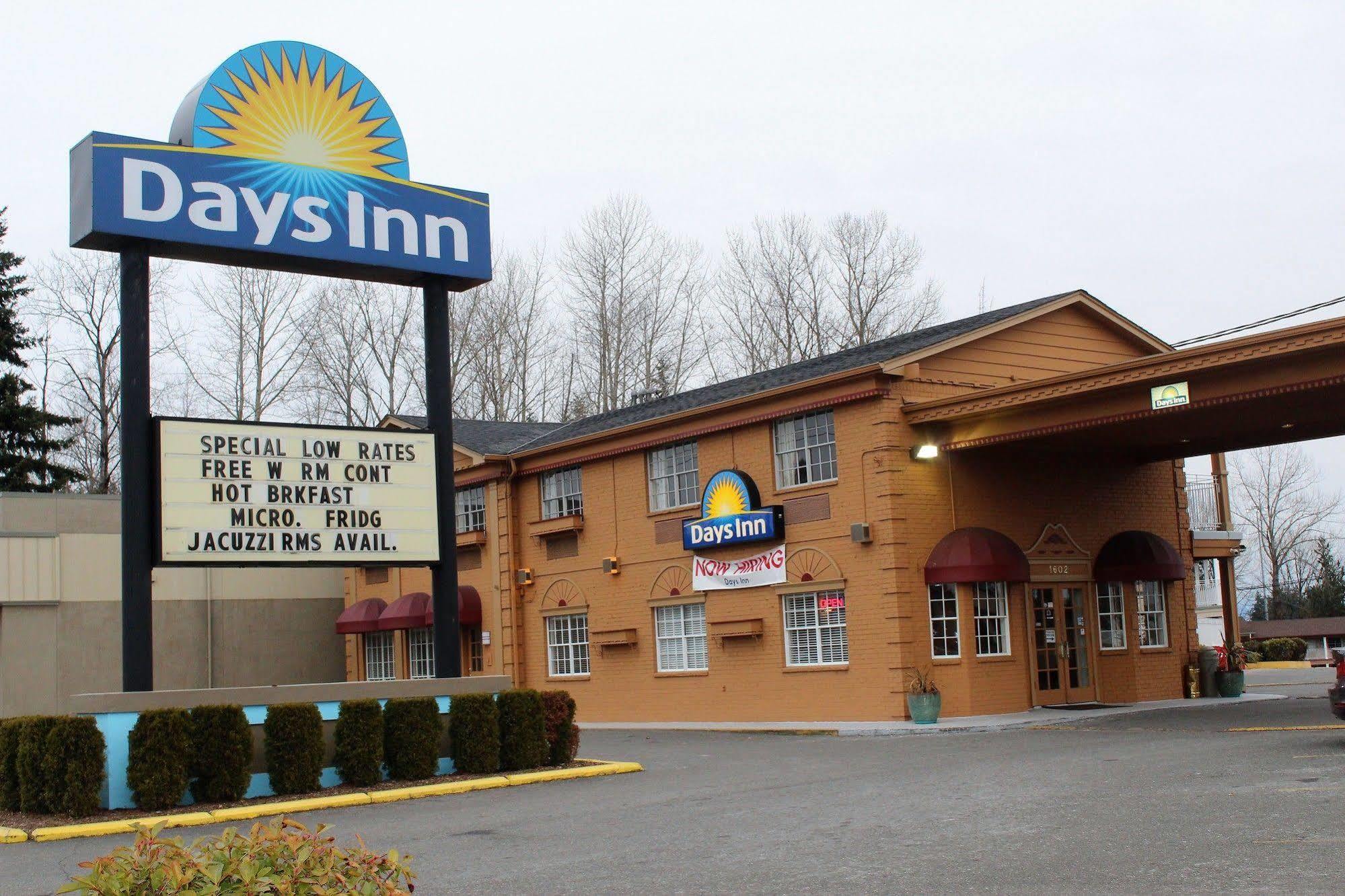 Days Inn By Wyndham Everett Esterno foto